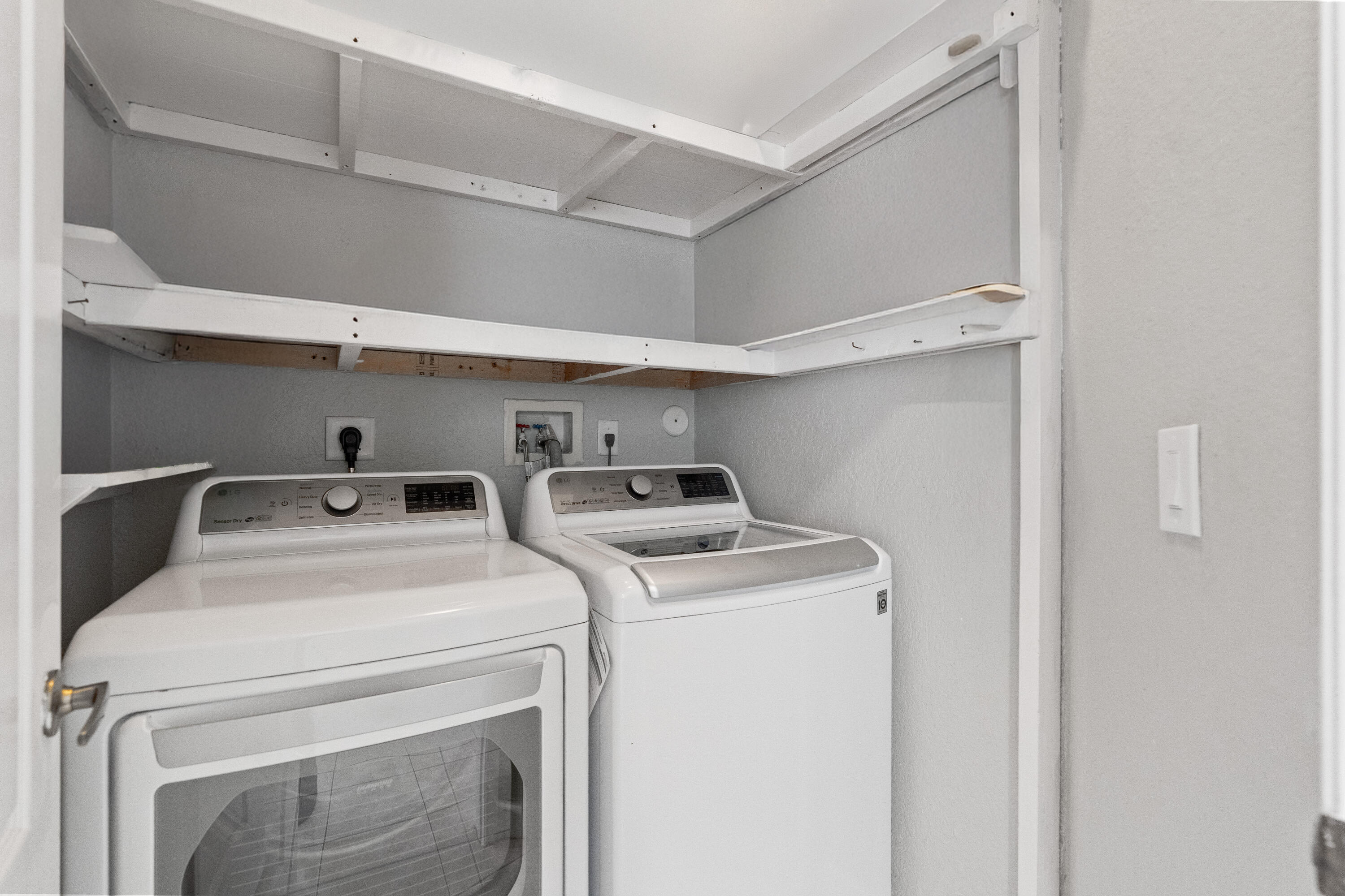 POD 10 AT MONARCH LAKES - Residential