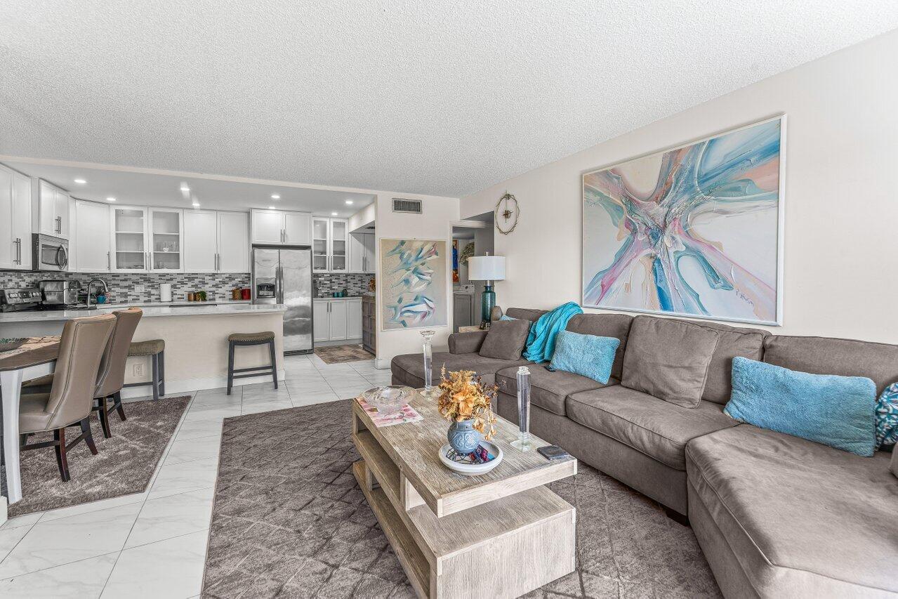 PALM CLUB VILLAGE I CONDO - Residential