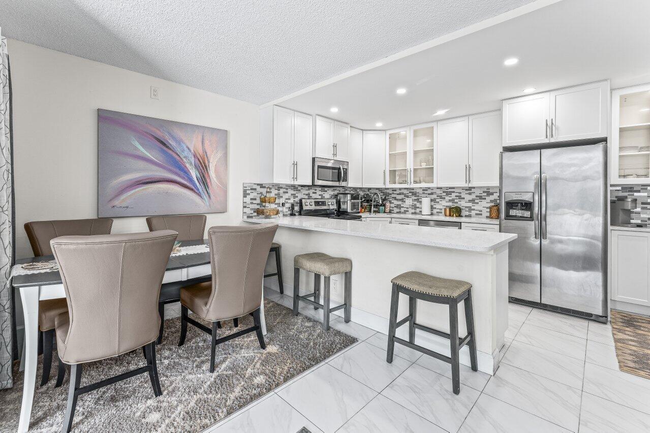 View photos, virtual tours, details... 1006 Green Pine Boulevard F1