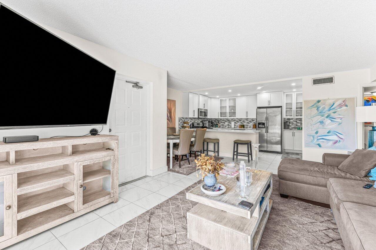 View photos, virtual tours, details... 1006 Green Pine Boulevard F1