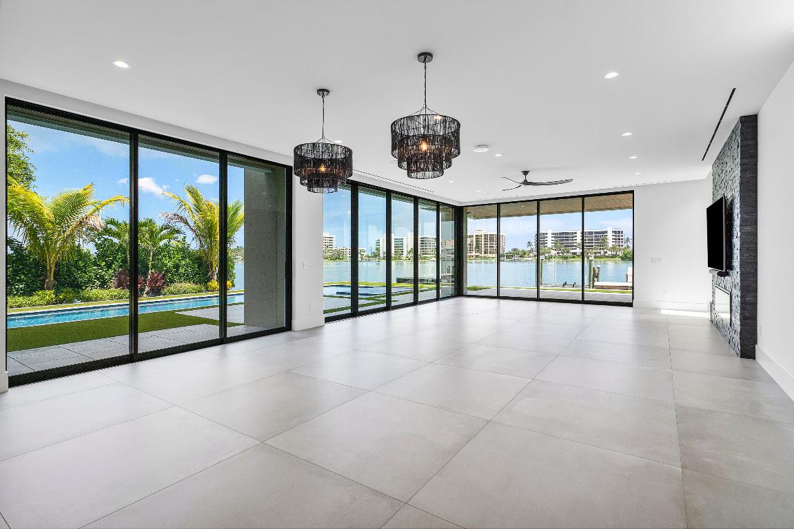 JUPITER HEIGHTS - Residential