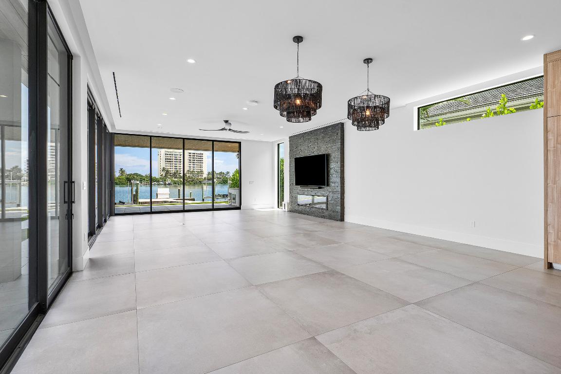 JUPITER HEIGHTS - Residential