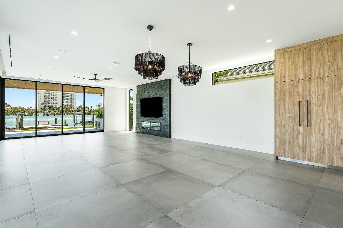 JUPITER HEIGHTS - Residential