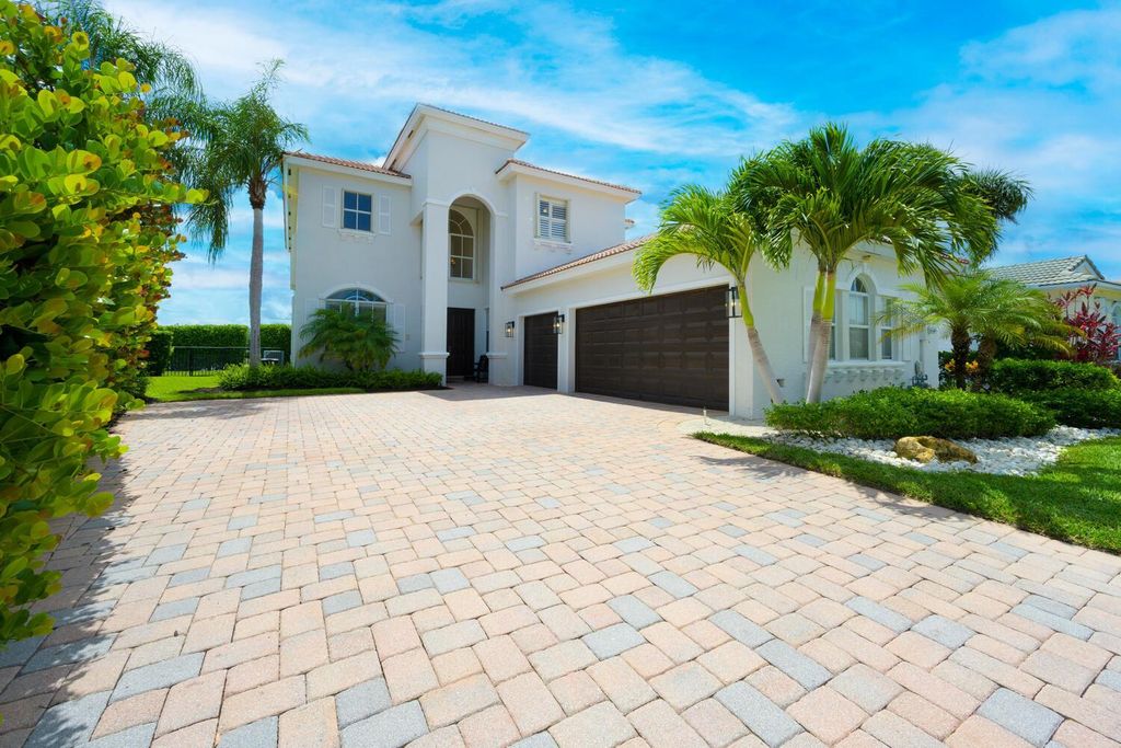 Photo of 207 Via Condado Way, Palm Beach Gardens, FL 33418 (MLS # R11101579)