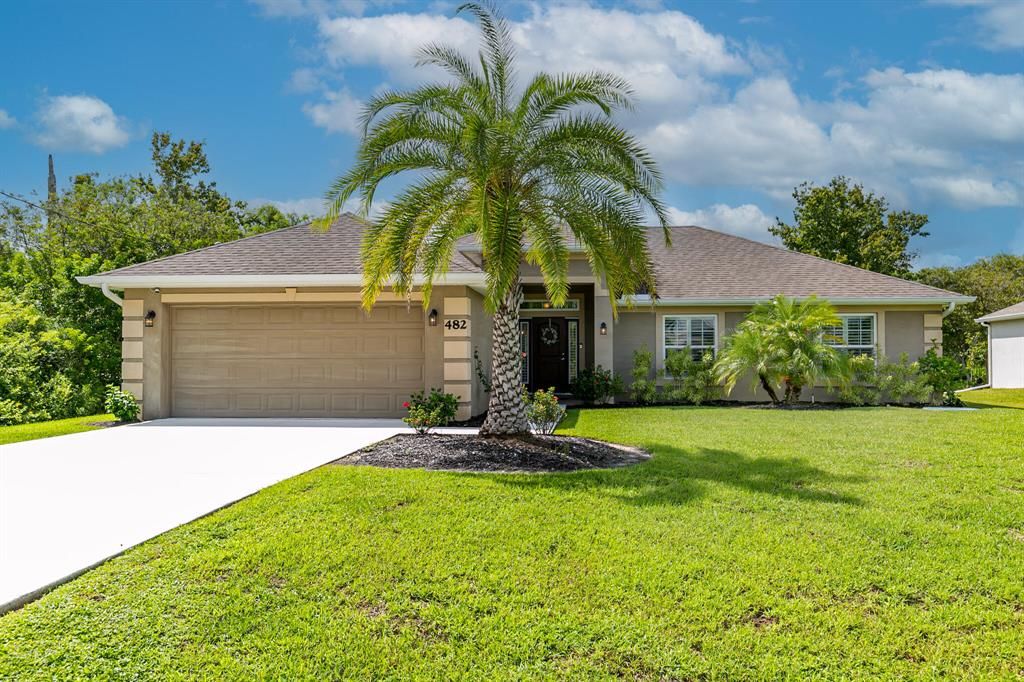 Photo of 482 SE Essex Drive, Port Saint Lucie, FL 34984 (MLS # R10834305)
