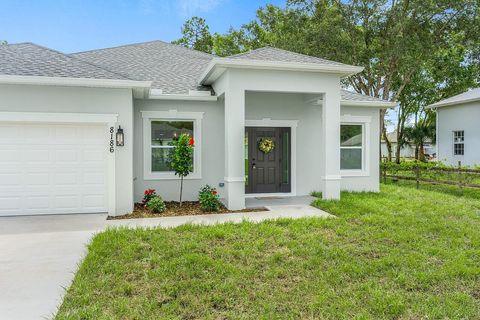 Tiny photo for 8186 104th Court, Vero Beach, FL 32967 (MLS # B26036318)