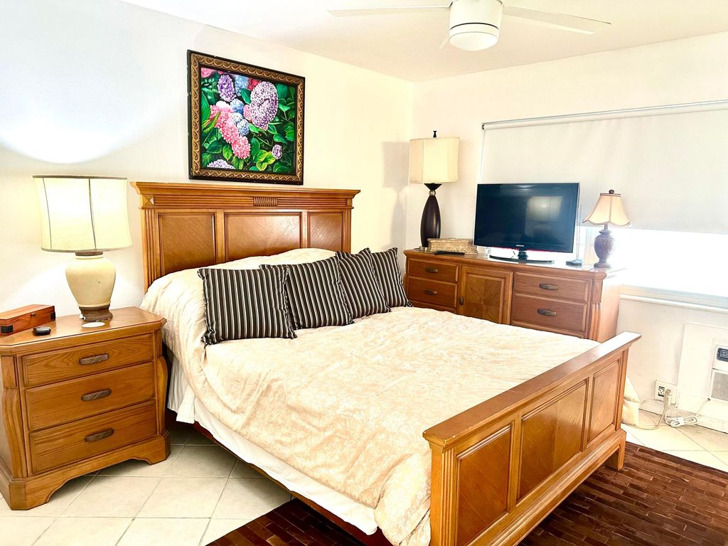Photo of 901 N Birch Road #A5, Fort Lauderdale, FL 33304 (MLS # B26024115)