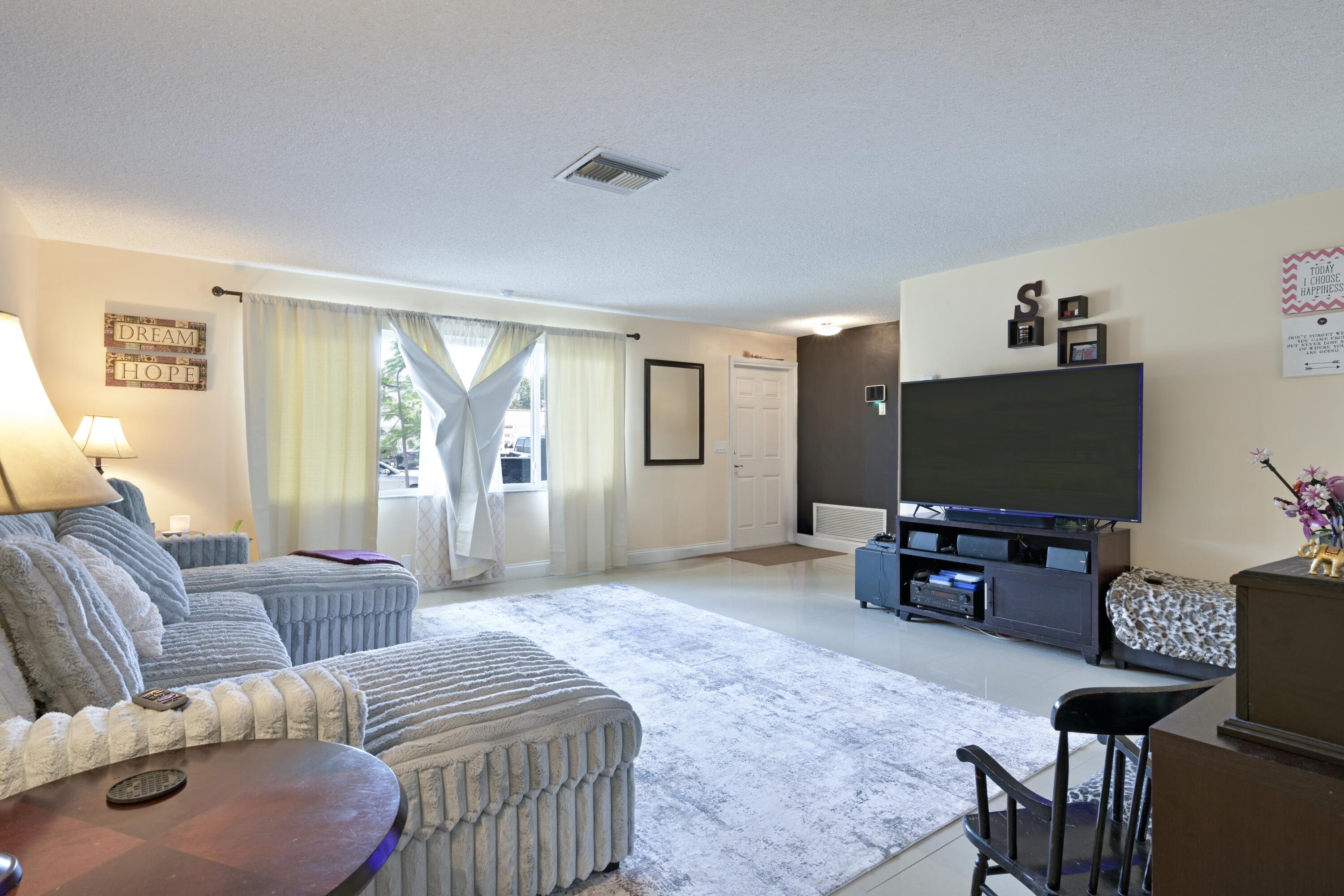 425 San Mateo Drive