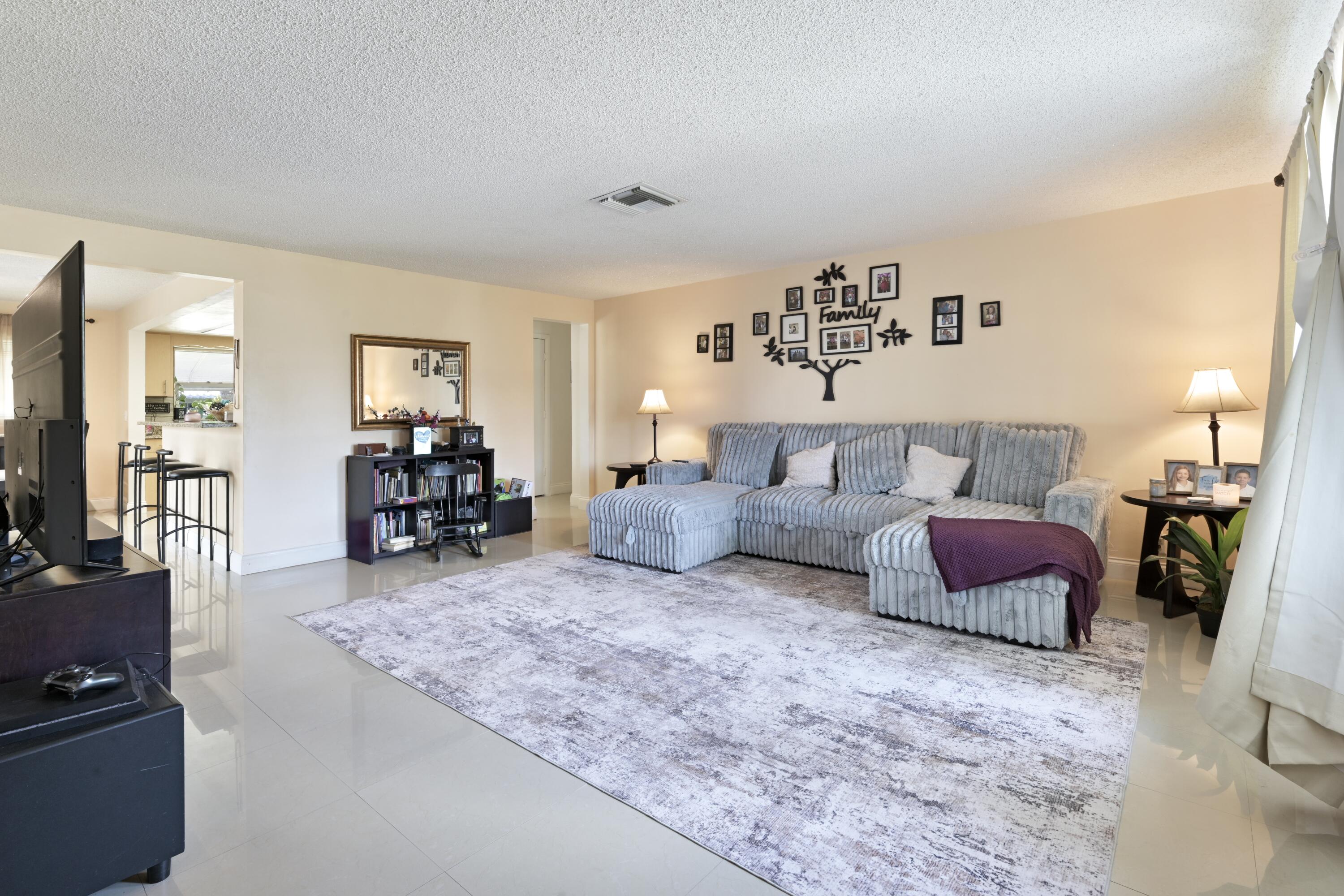 425 San Mateo Drive