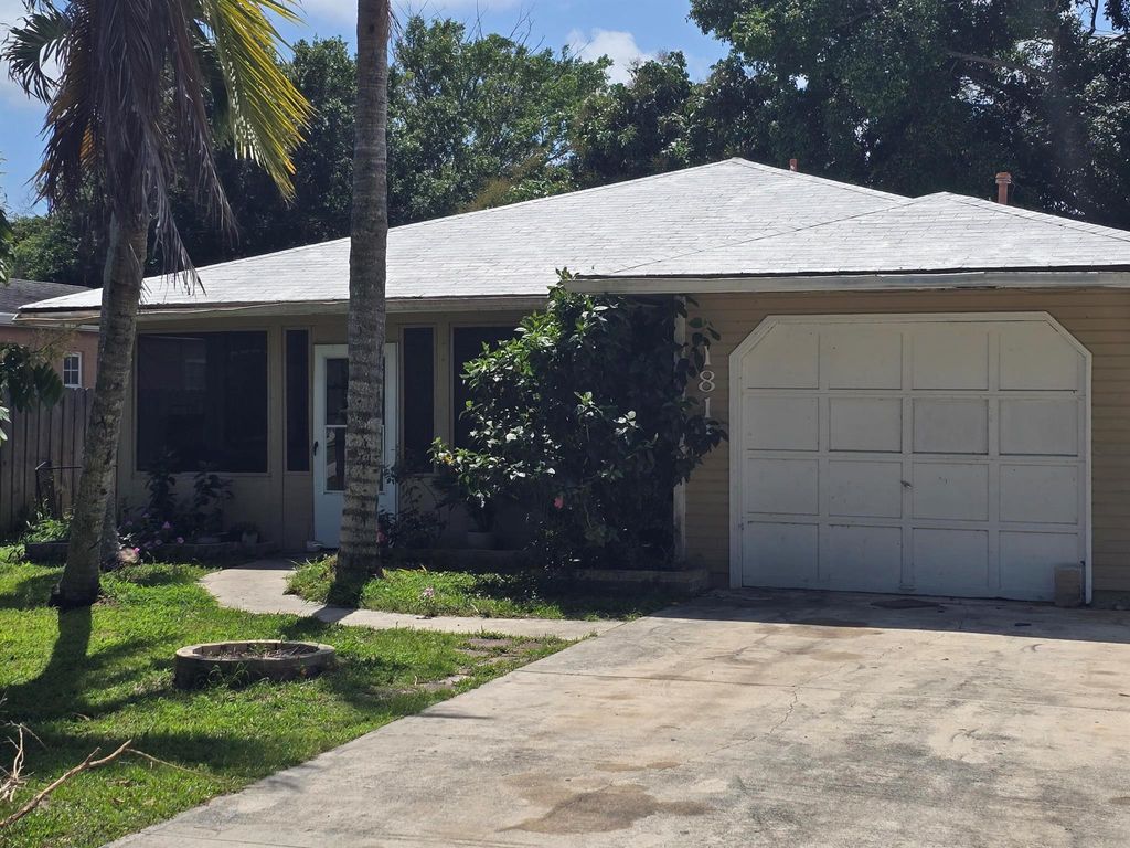 Photo of 1811 Edgevale Road, Fort Pierce, FL 34950 (MLS # R11087633)