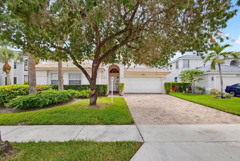 Photo of 208 Jones Creek Drive, Jupiter, FL 33458 (MLS # R11116666)