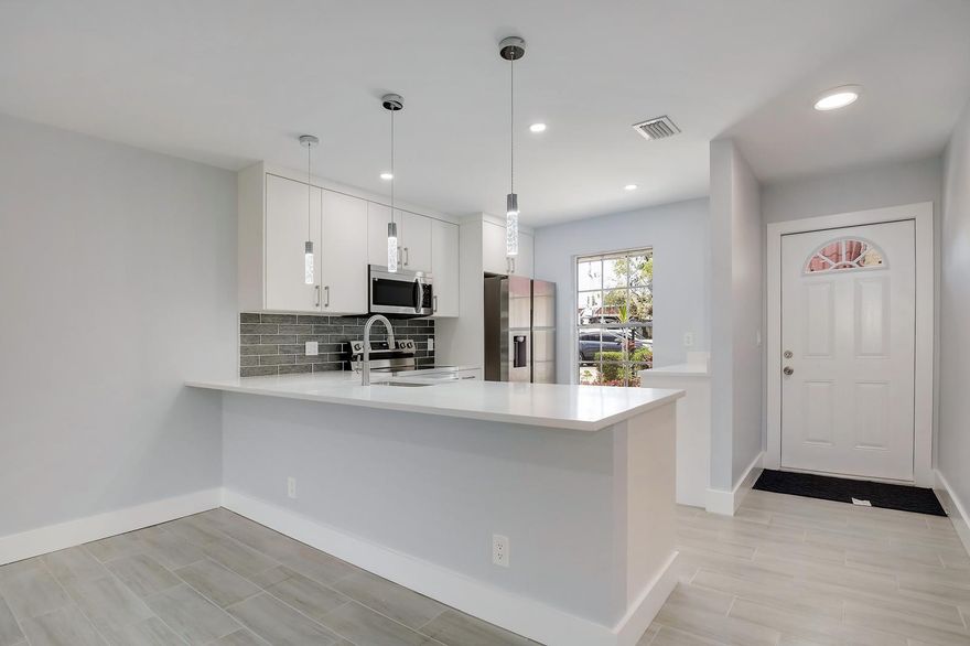 Beautiful renovated villa counts with 2 amazing bedrooms, with 2 stylish bathroom, modern kitchen, and huge closet. The kitchen boasts stainless steel appliances and a striking island feature, perfect for culinary enthusiasts. Nestled in a lovely community, this villa perfectly complements the coveted Florida lifestyle. THE LOCATION is a remarkable bonus, as it provides easy access to an array of amenities, including a variety of restaurants, supermarkets, and bustling plazas. PLUS Close to an amazing clubhouse with pool, fitness center, and recreational facilities. THIS IS A 55+ COMMUNITY