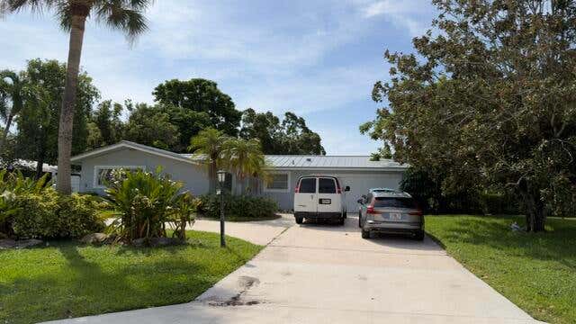 Photo of 4188 LARCH Avenue, Palm Beach Gardens, FL 33418 (MLS # B26063763)