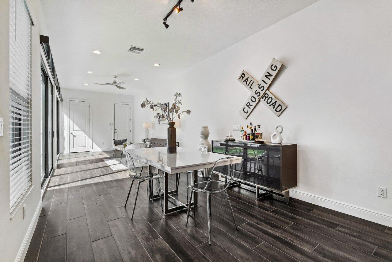 ALTON NEIGHBORHOOD - Residential