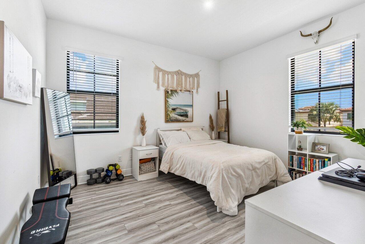 ALTON NEIGHBORHOOD - Residential