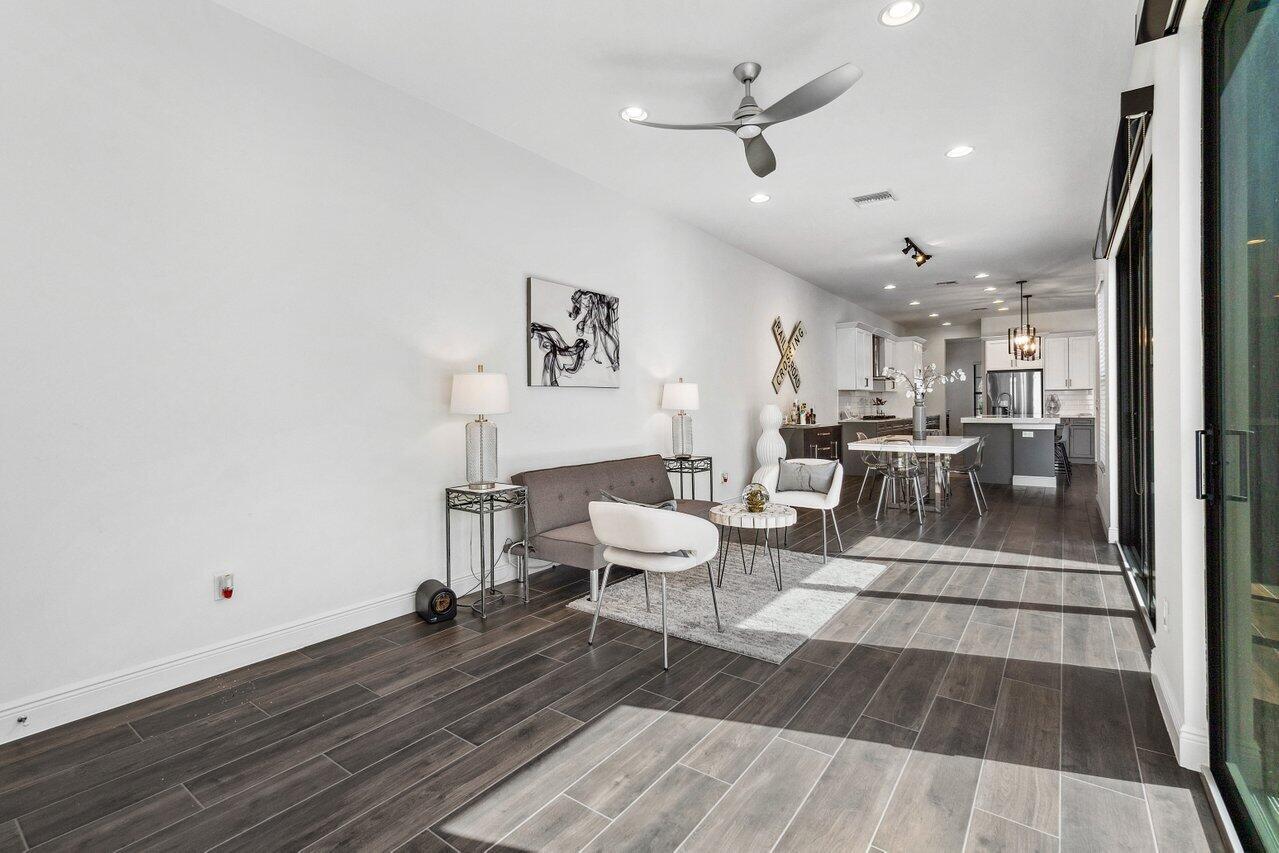 ALTON NEIGHBORHOOD - Residential