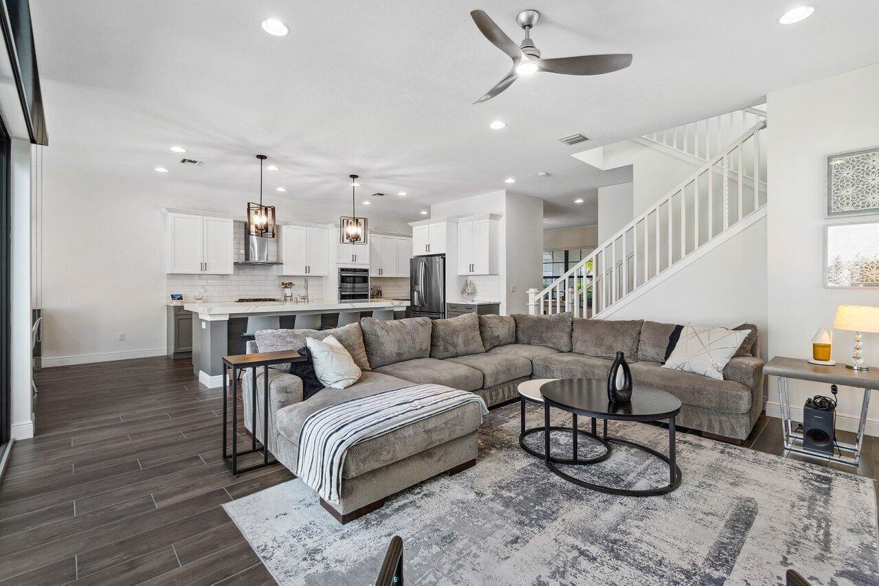 ALTON NEIGHBORHOOD - Residential