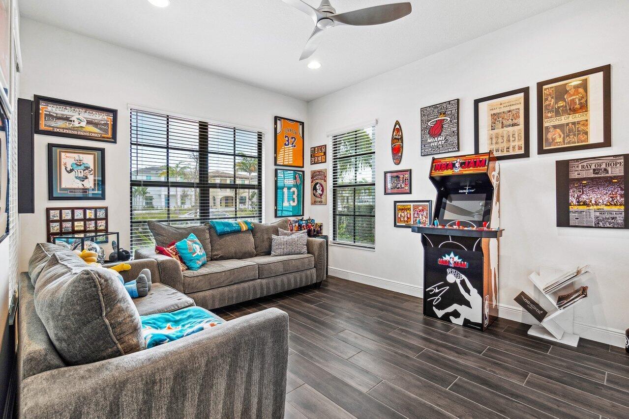 ALTON NEIGHBORHOOD - Residential