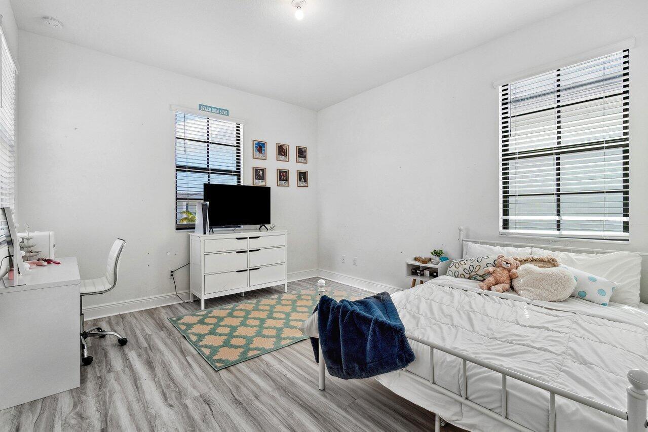 ALTON NEIGHBORHOOD - Residential