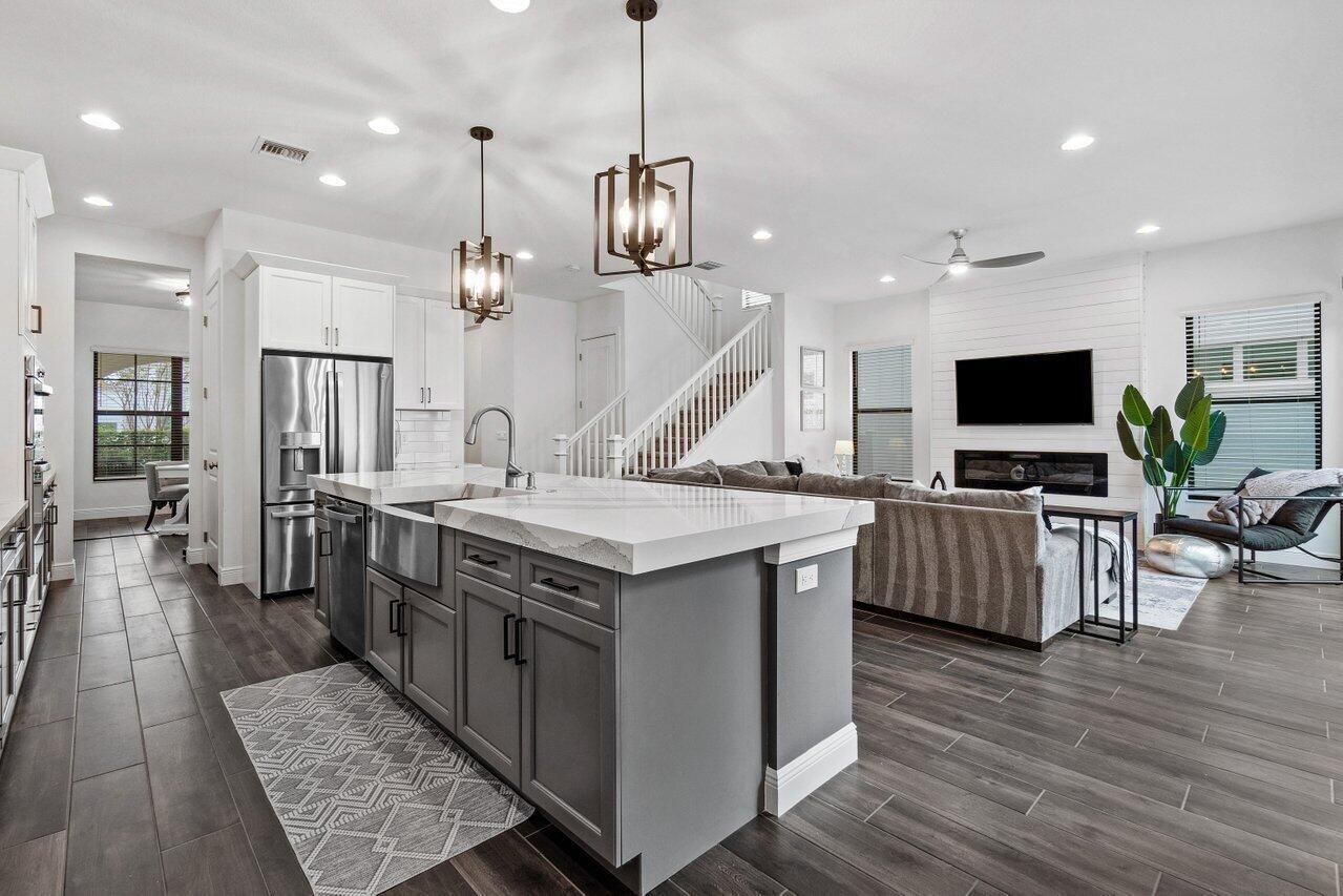 ALTON NEIGHBORHOOD - Residential