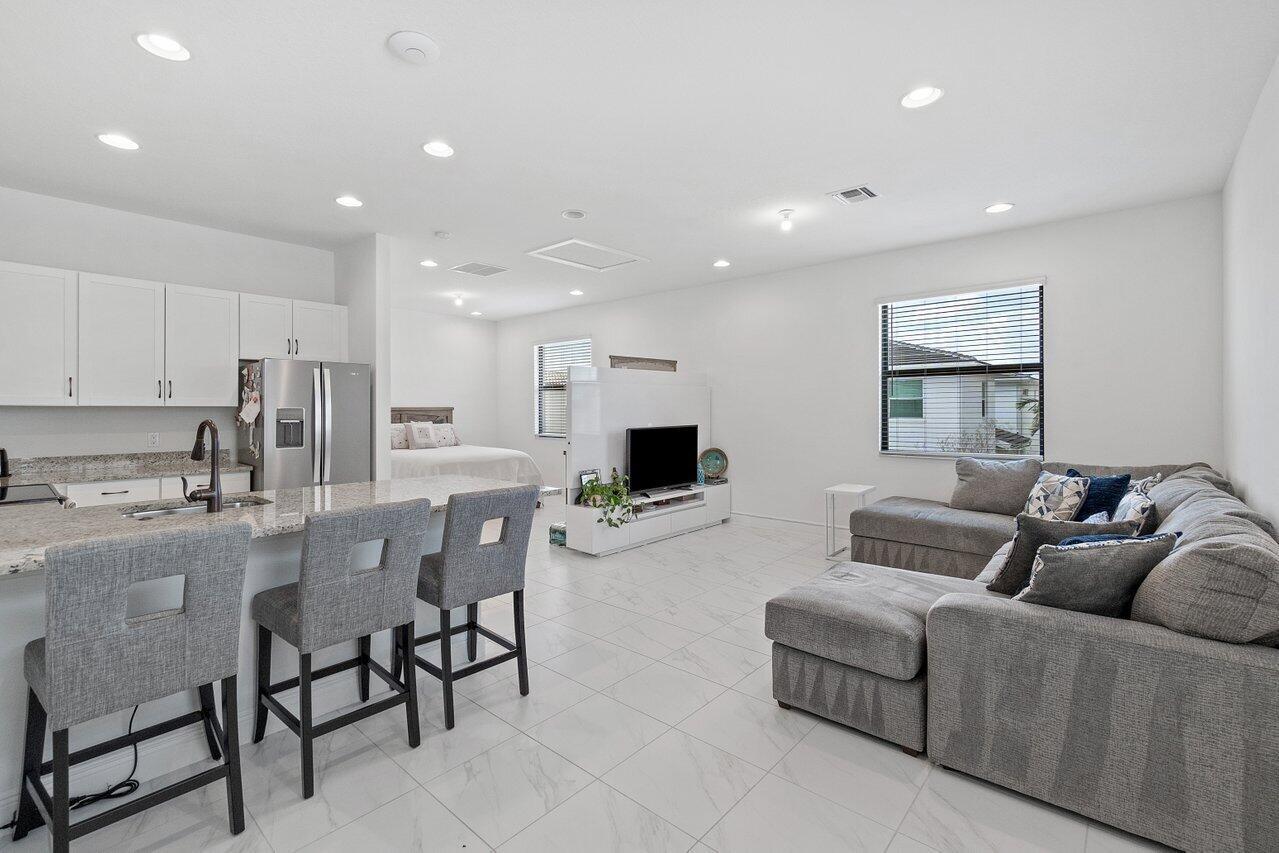 ALTON NEIGHBORHOOD - Residential