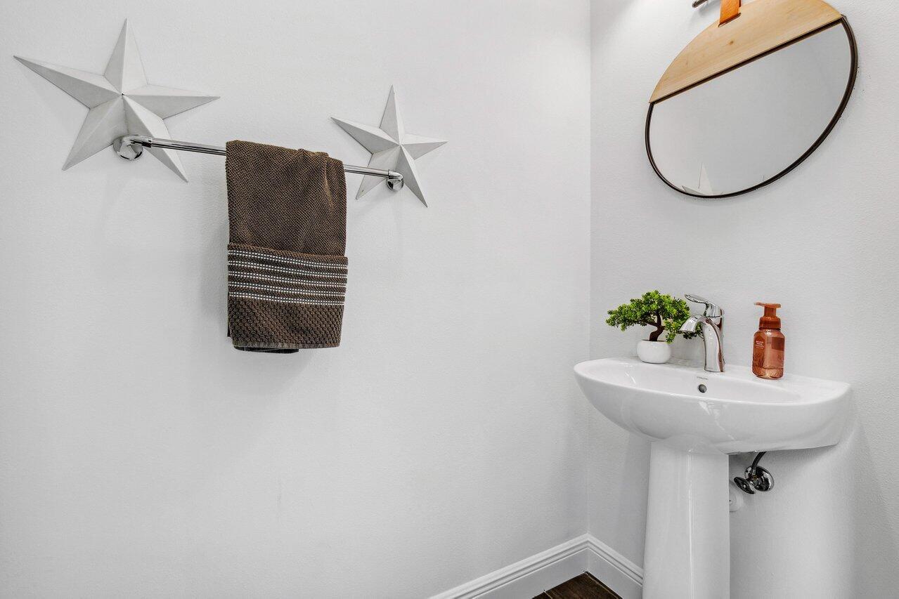 ALTON NEIGHBORHOOD - Residential