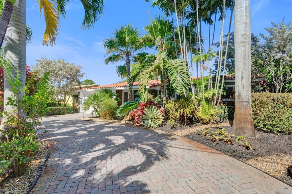 Photo of 417 NE 29th St, Wilton Manors, FL 33334 (MLS # F10533132)