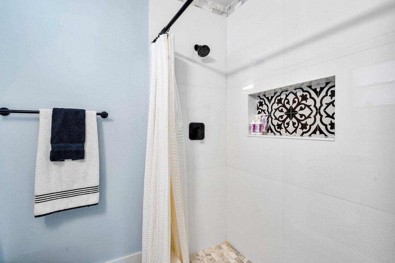 PALM BEACH LEISUREVILLE SEC 5 - Residential