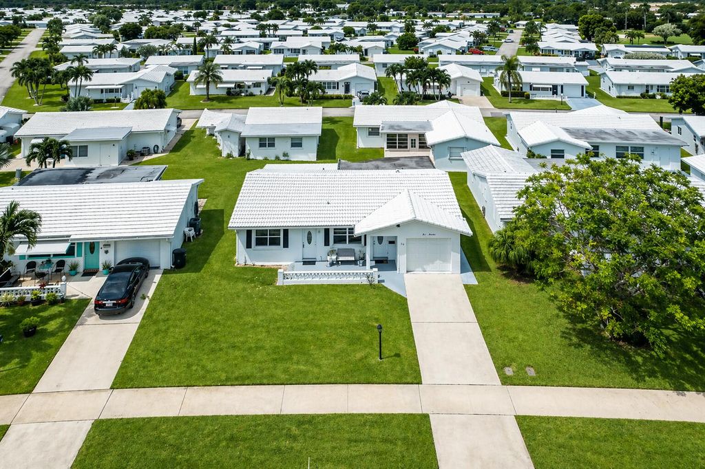 Photo of 517 SW 18th Street, Boynton Beach, FL 33426 (MLS # B26018865)