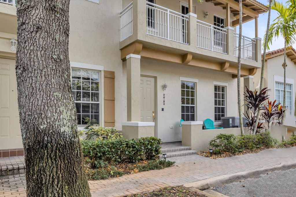 Photo of 610 NW 25th Avenue, Boynton Beach, FL 33426 (MLS # R10962451)