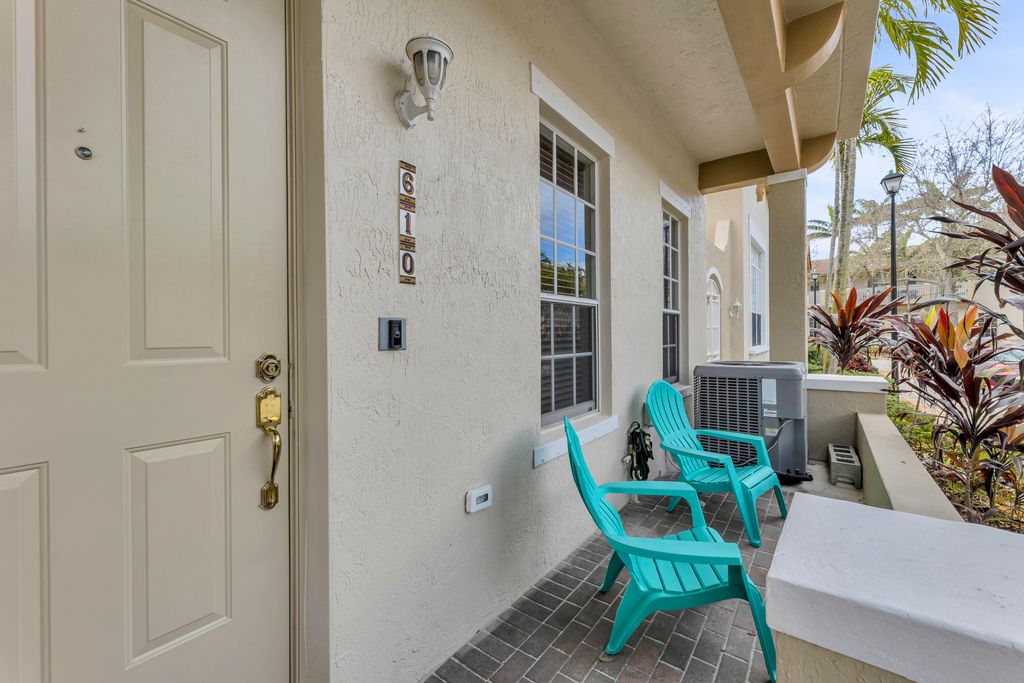 Photo of 610 NW 25th Avenue, Boynton Beach, FL 33426 (MLS # R10962451)