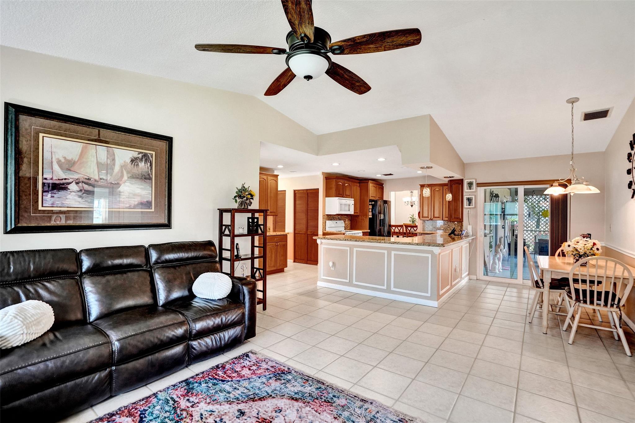 Sunflower Margate 82-38 B - Residential