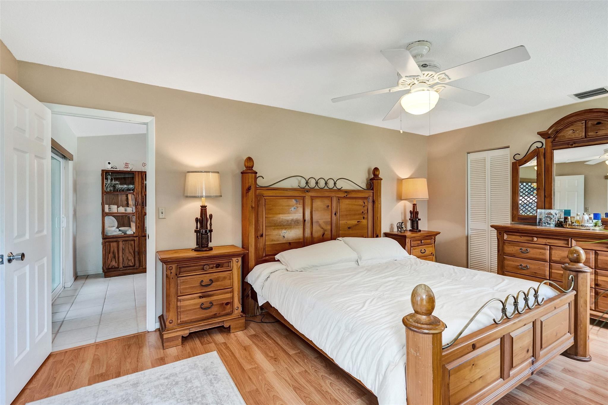 Sunflower Margate 82-38 B - Residential