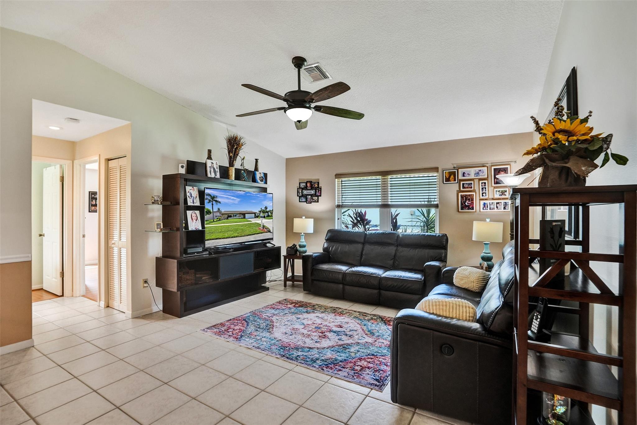 Sunflower Margate 82-38 B - Residential