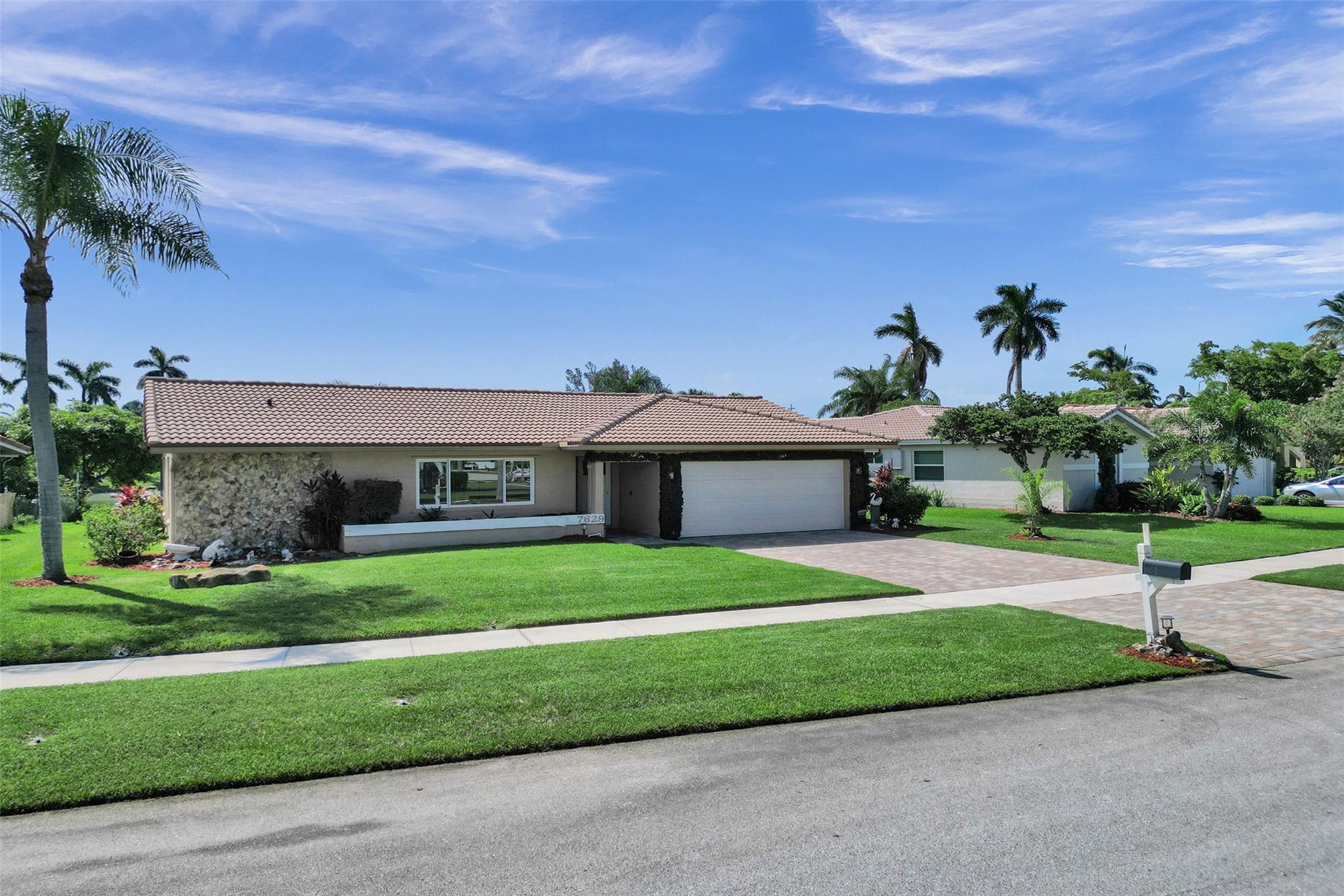 Sunflower Margate 82-38 B - Residential
