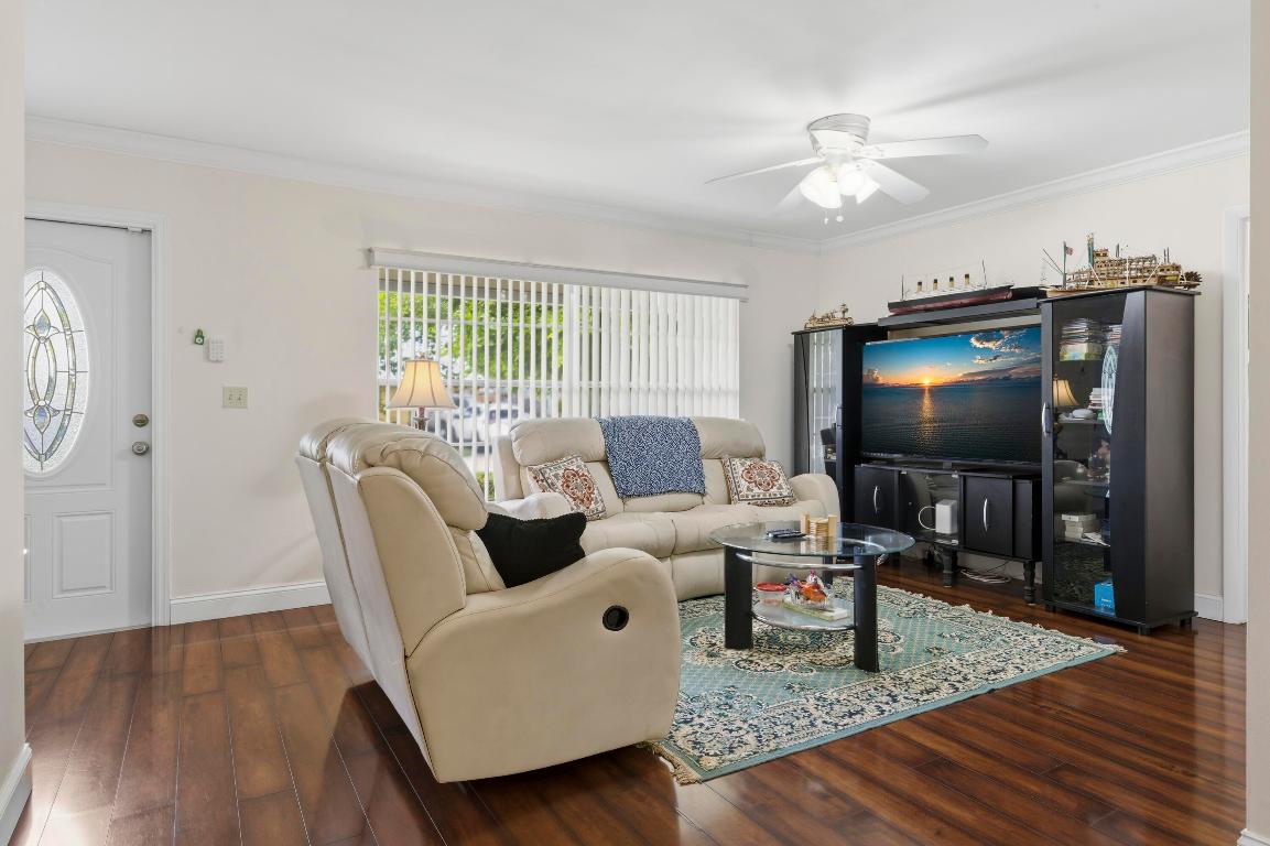 EASTRIDGE ESTATES - Residential Lease