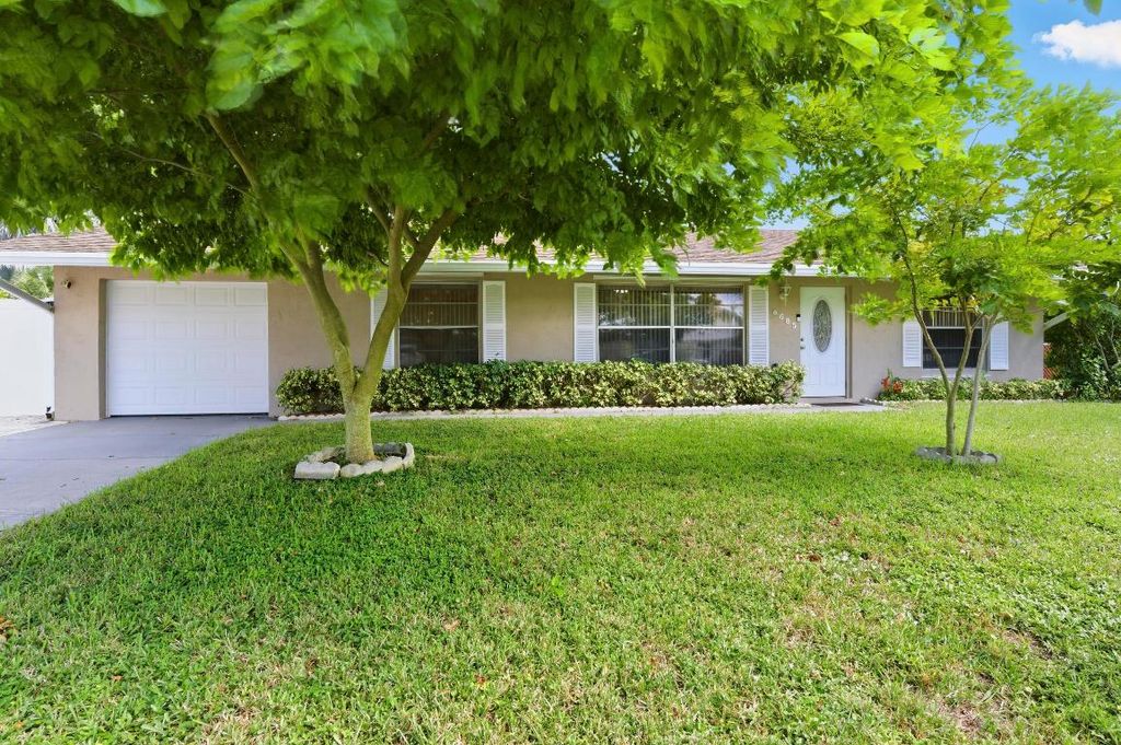 Photo of 8685 SE Keathley Court, Hobe Sound, FL 33455 (MLS # R11153298)