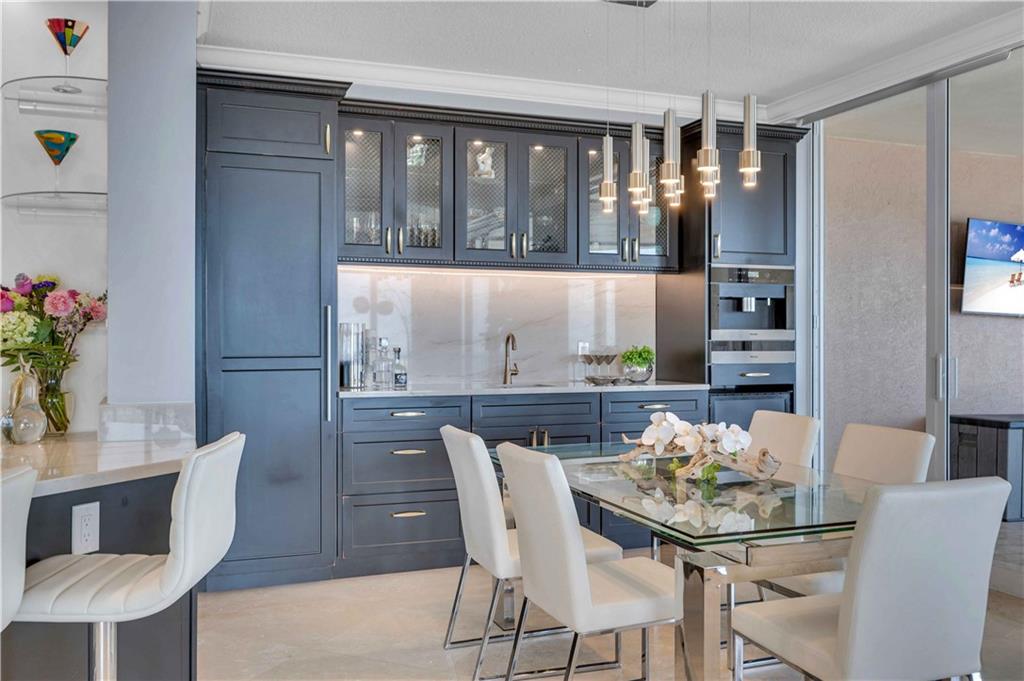 JACKSON TOWER LAS OLAS - Residential