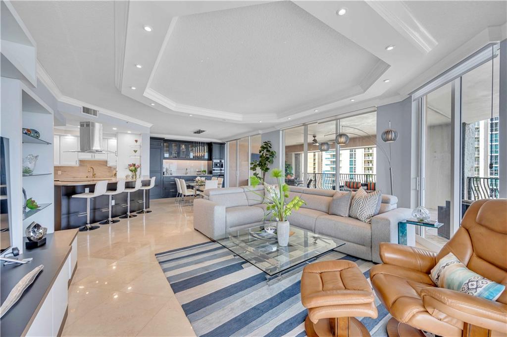 JACKSON TOWER LAS OLAS - Residential