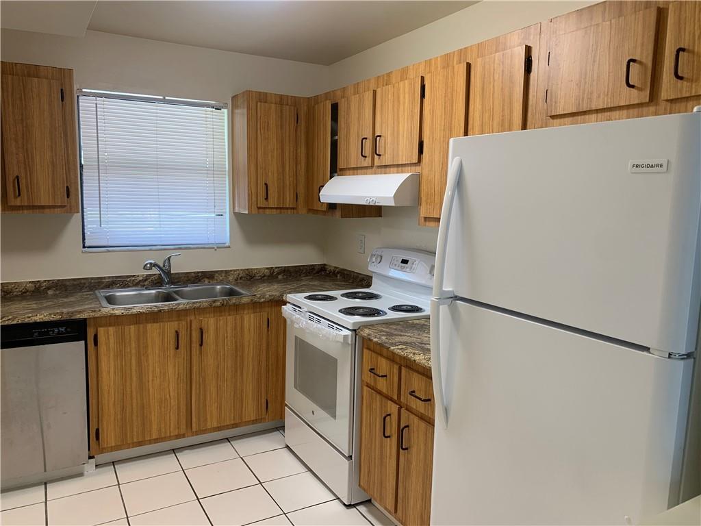 Shaker Woods Village - Residential Lease