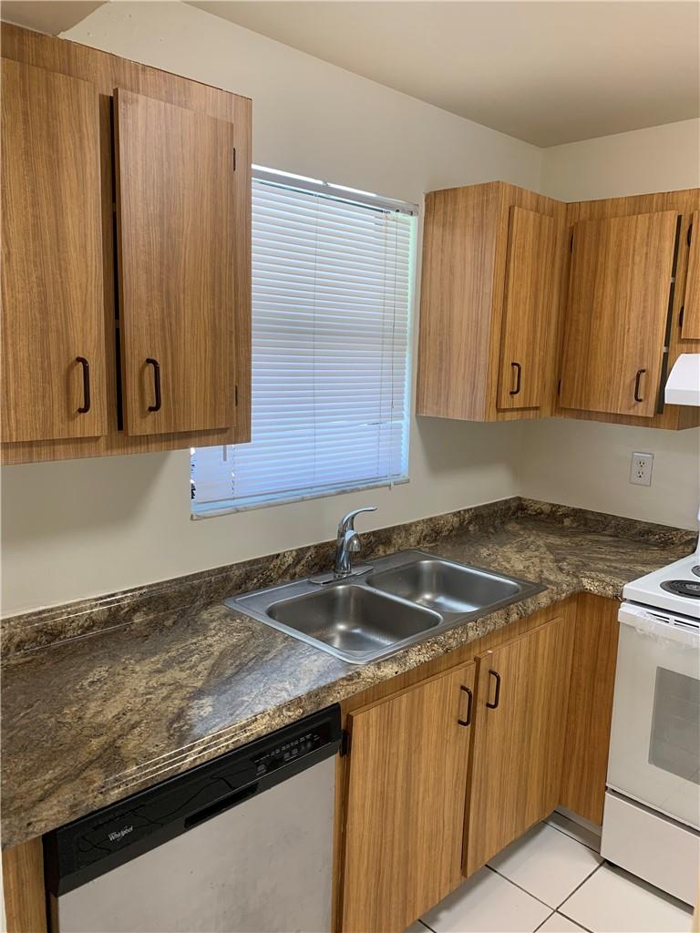 Shaker Woods Village - Residential Lease