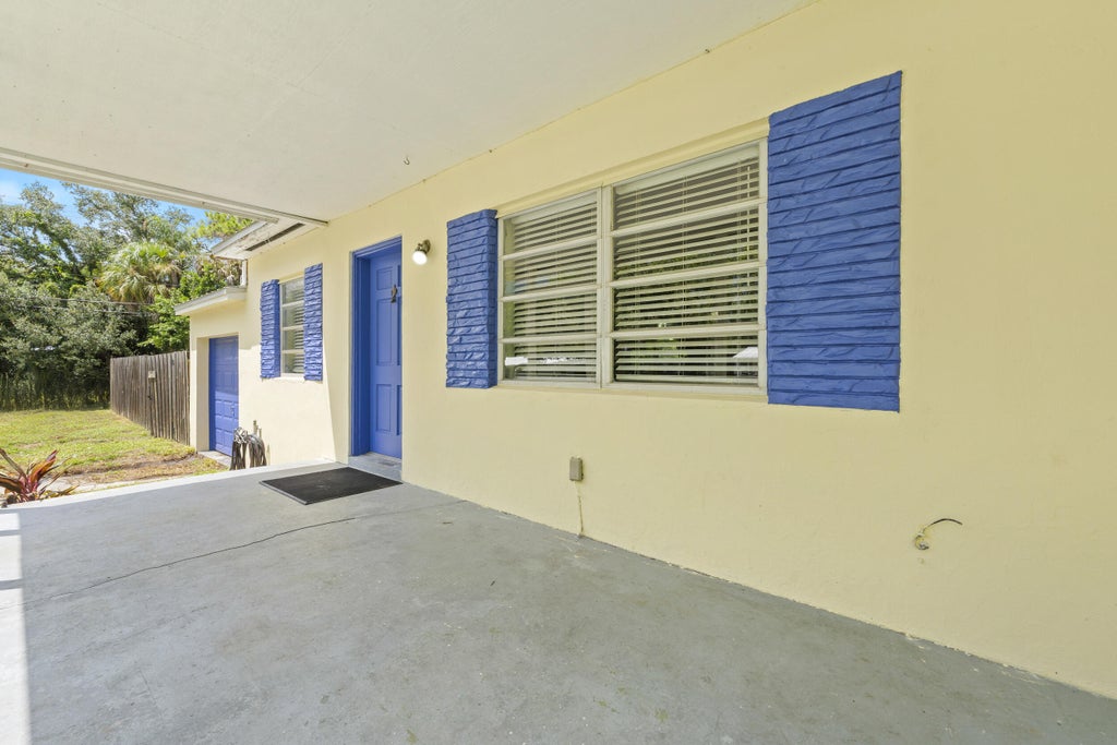 Photo of 1054 Trinidad Avenue, Fort Pierce, FL 34982 (MLS # B26070165)