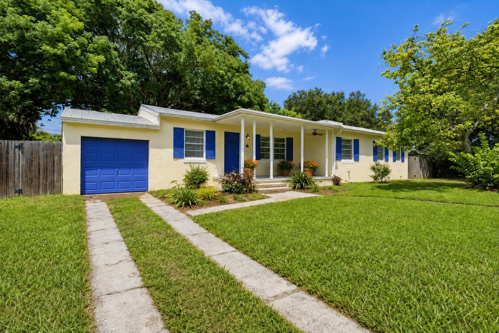 Photo of 1054 Trinidad Avenue, Fort Pierce, FL 34982 (MLS # B26070165)