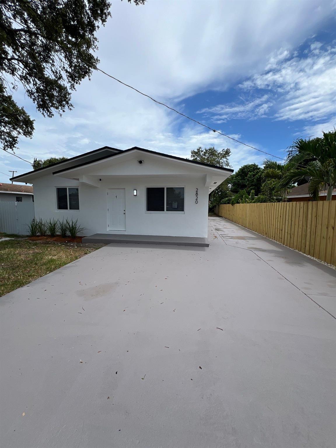 2820 NW 95th St 02