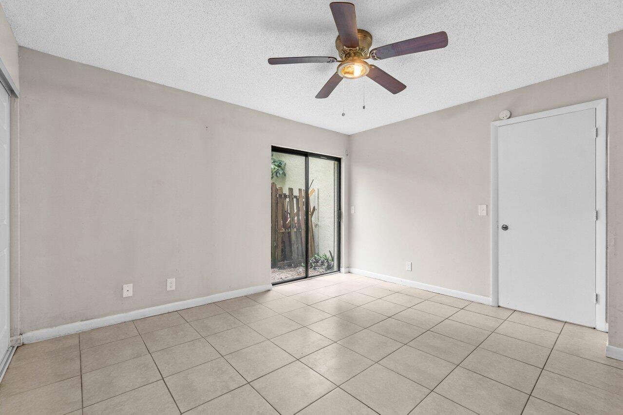 CROSSINGS OF BOYNTON BEACH CONDO - Residential Lease