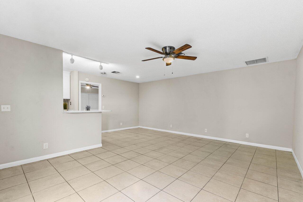 CROSSINGS OF BOYNTON BEACH CONDO - Residential Lease