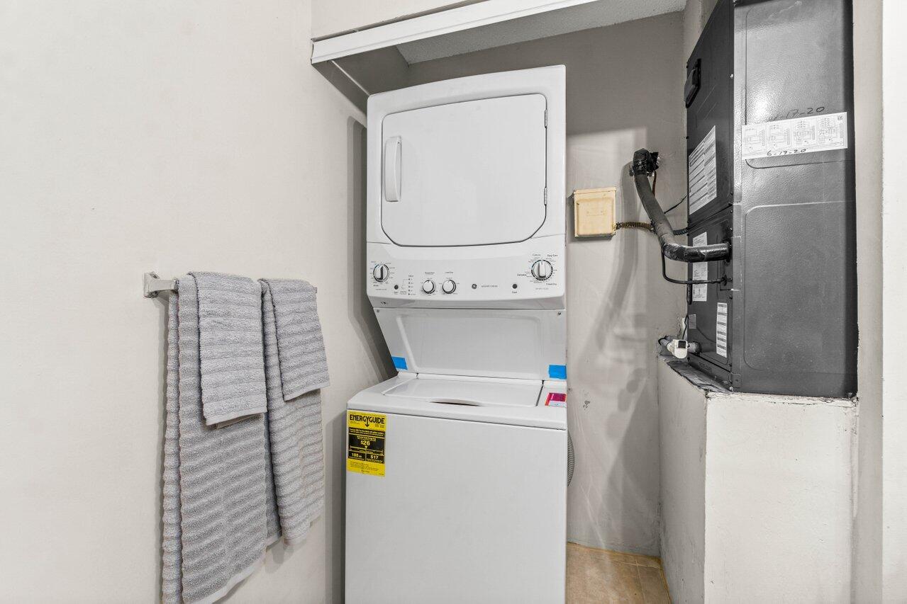 CROSSINGS OF BOYNTON BEACH CONDO - Residential Lease