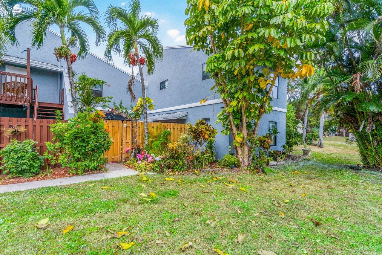 CROSSINGS OF BOYNTON BEACH CONDO - Residential Lease