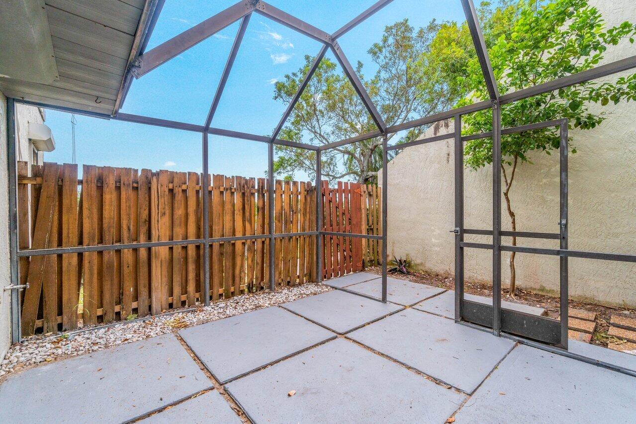 CROSSINGS OF BOYNTON BEACH CONDO - Residential Lease