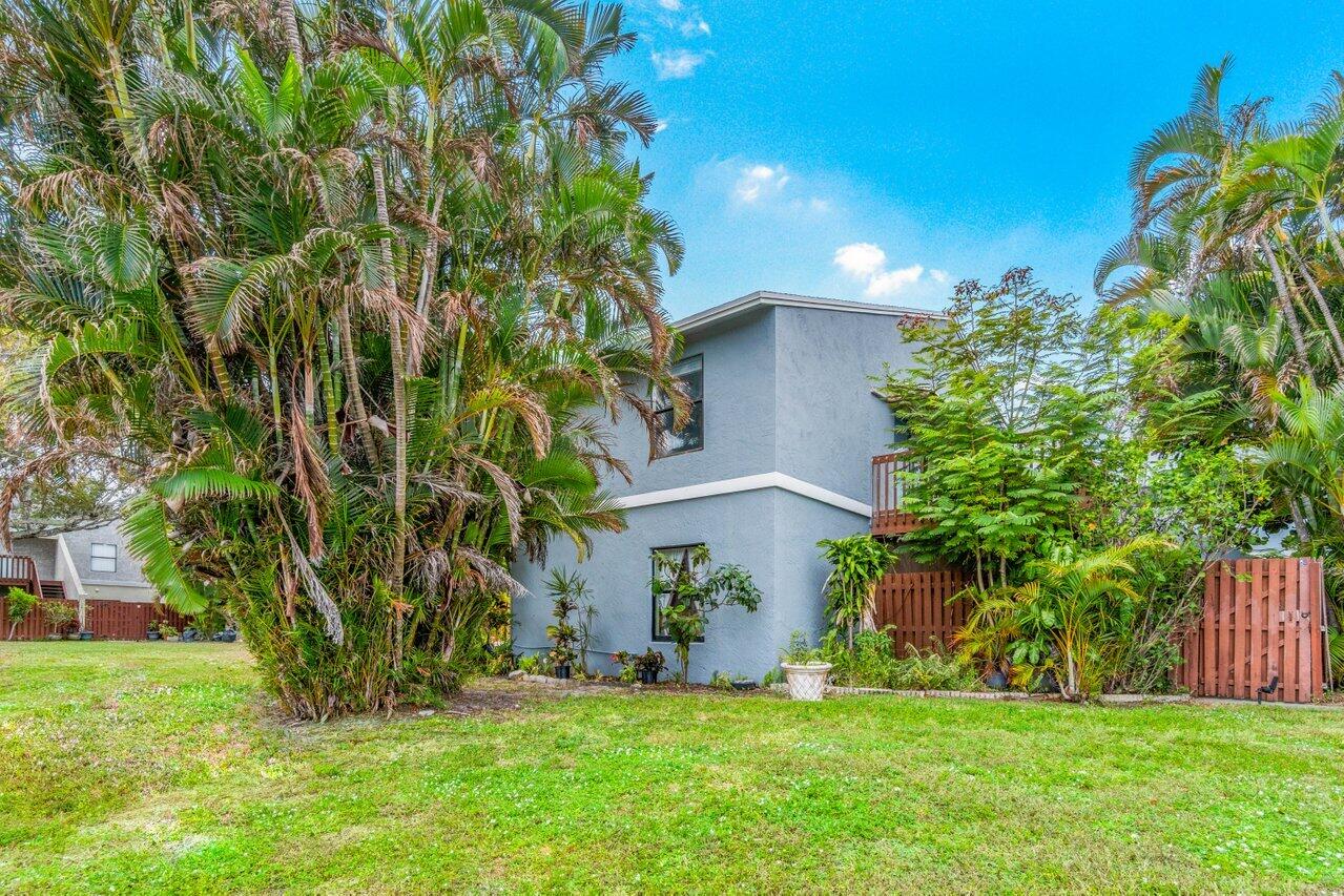 CROSSINGS OF BOYNTON BEACH CONDO - Residential Lease